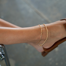 Load image into Gallery viewer, gold paper clip anklet women, tarnish-resistant link chain ankle jewelry